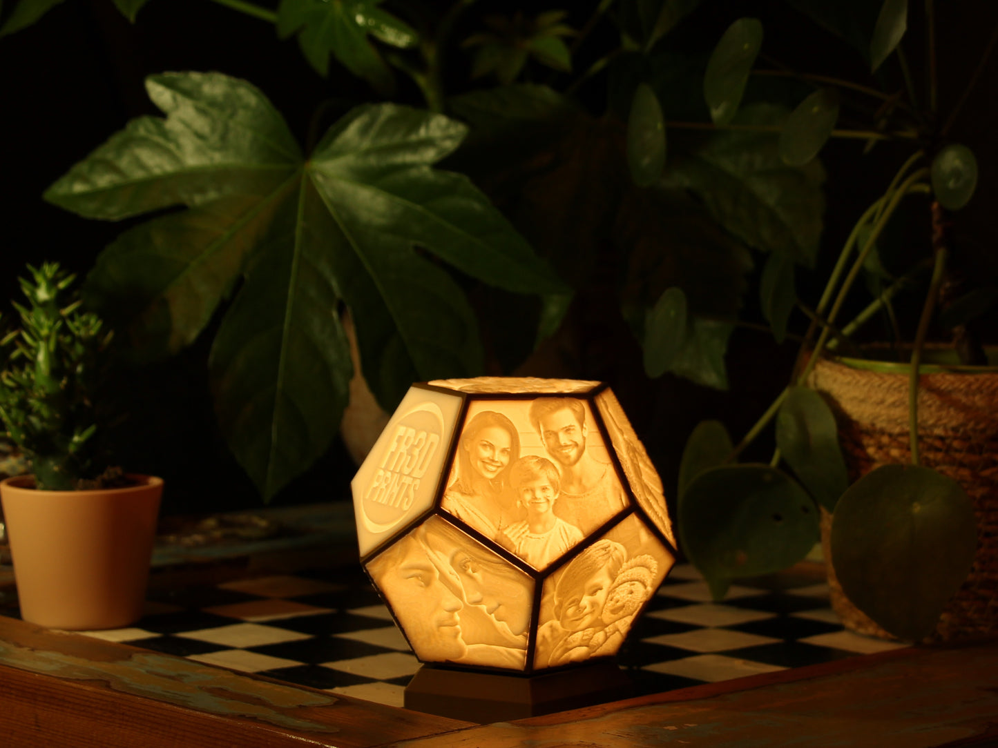 Pentaglow: Personalisierte Lithophanie-Lampe