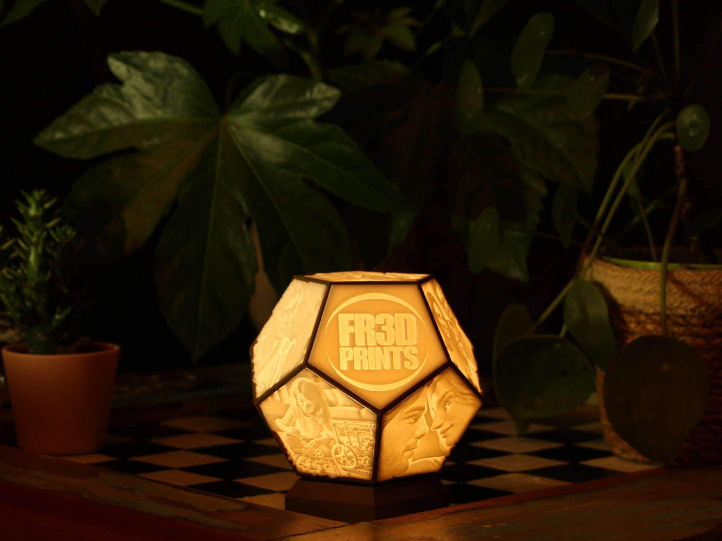 Pentaglow: Personalisierte Lithophanie-Lampe